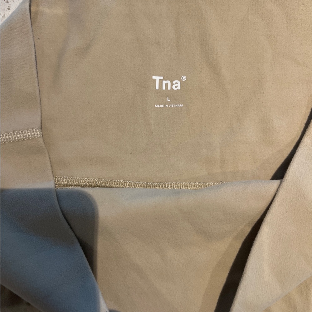 TNA Butter Shorts - Picture 3 of 4